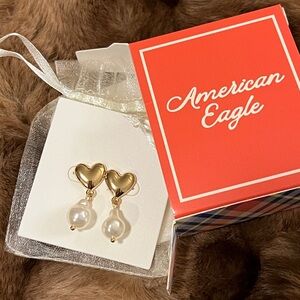 American Eagle Pearl & Heart 1” Drop Earrings Post Gold Tone